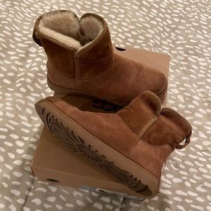 UGG boots ankle size 7 tan